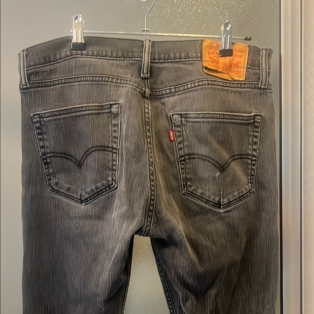 Levi's Black Straight Jeans with Signature Stitching